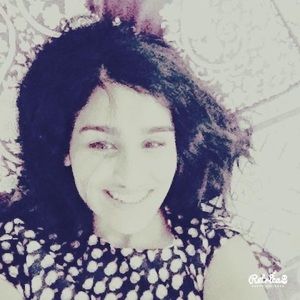 Meet your Posher, Romaisa